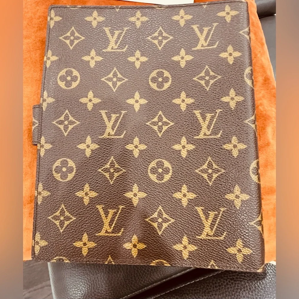 COPY - Authentic Louis Vuitton Monogram Agenda GM/ Large Ring Agenda Cover - Picture 2 of 16